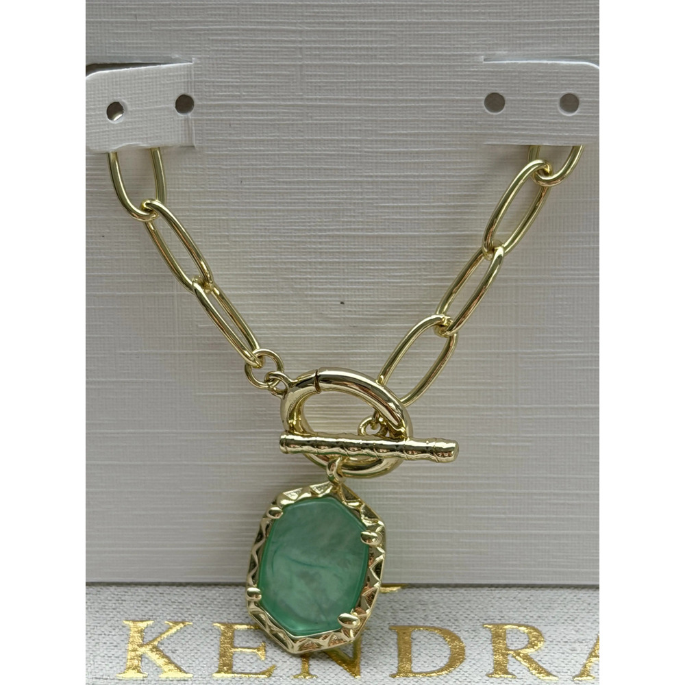 Kendra Scott green necklace - Picture 2 of 3